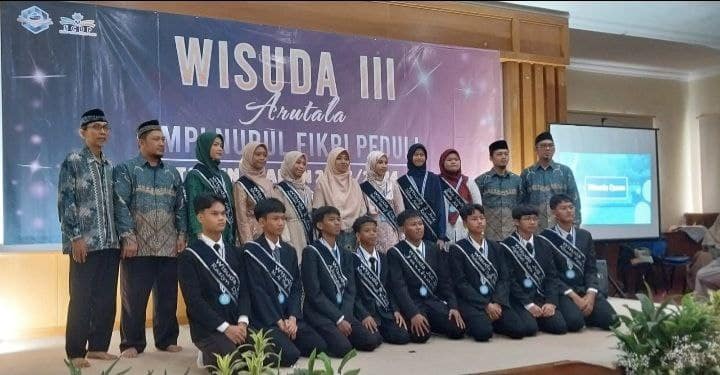 wisuda smp islam nf peduli